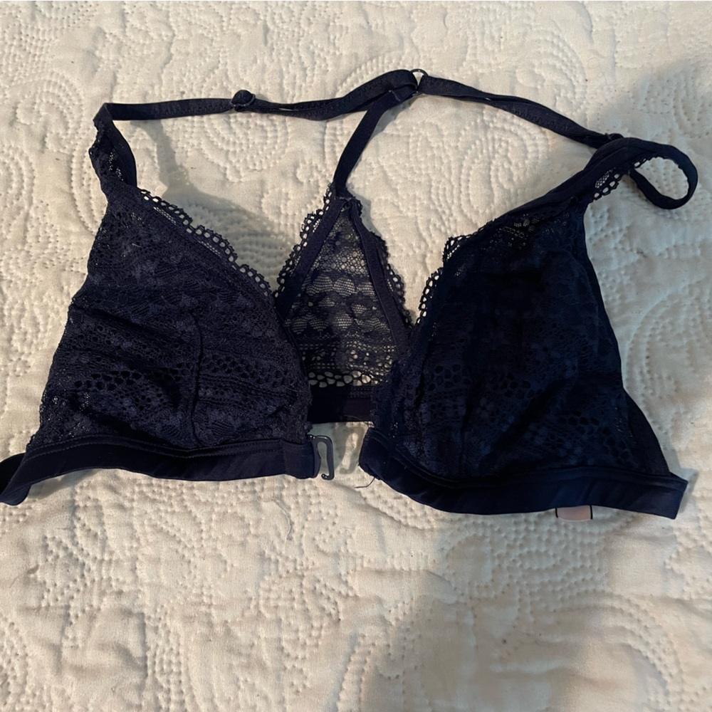 Vs